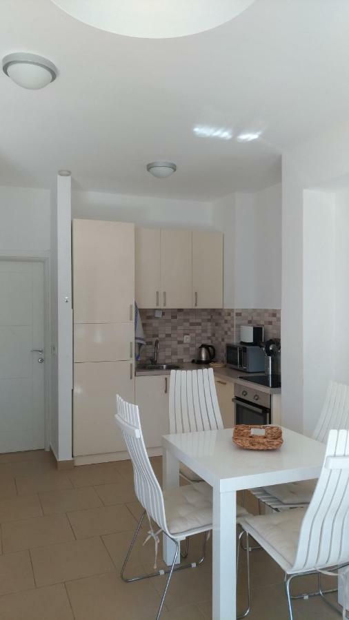 Apartments Acacia Hill Ðenovići Bagian luar foto